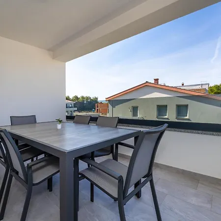 Novea Family With Terrace & Parking Appartamento Biograd Na Moru