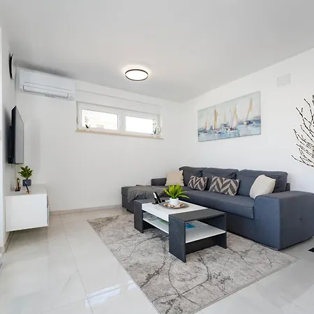 Novea Family With Terrace & Parking Biograd Na Moru