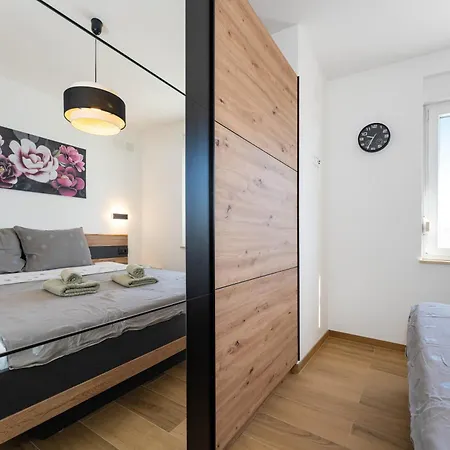 Appartamento Novea Family With Terrace & Parking Biograd Na Moru