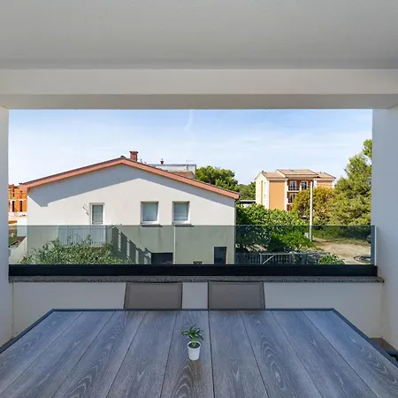 Appartamento Novea Family With Terrace & Parking Biograd Na Moru