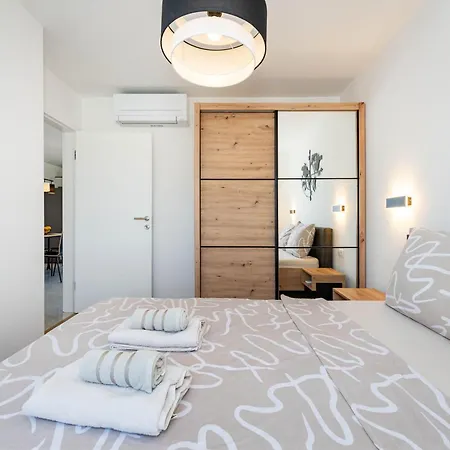 Novea Family With Terrace & Parking Appartamento Biograd Na Moru