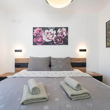 Novea Family With Terrace & Parking Biograd Na Moru